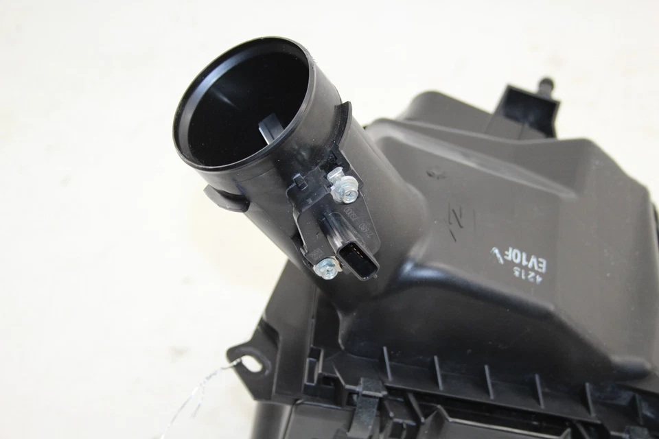 Левая коробка воздухоочистителя для Nissan 370Z купе 2009-2020 годов выпуска от оригинального производителя DV139 - Изображение 2 из 4