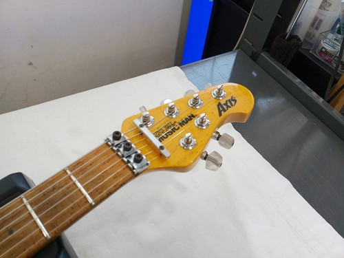 MUSIC MAN Axis Made in USA Solid Body Electric Guitar - Picture 6 of 12