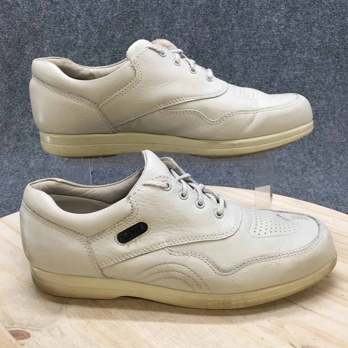 Hush puppies clearance white leather shoes