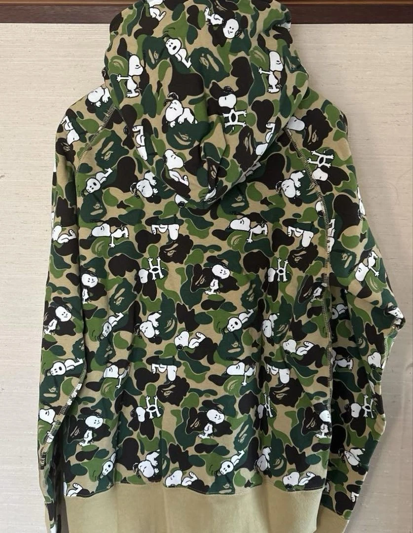 A BATHING APE (BAPE) Felpa con cappuccio mimetica Snoopy PEANUTS m719 A Bathing Ape ABC cotone verde usata