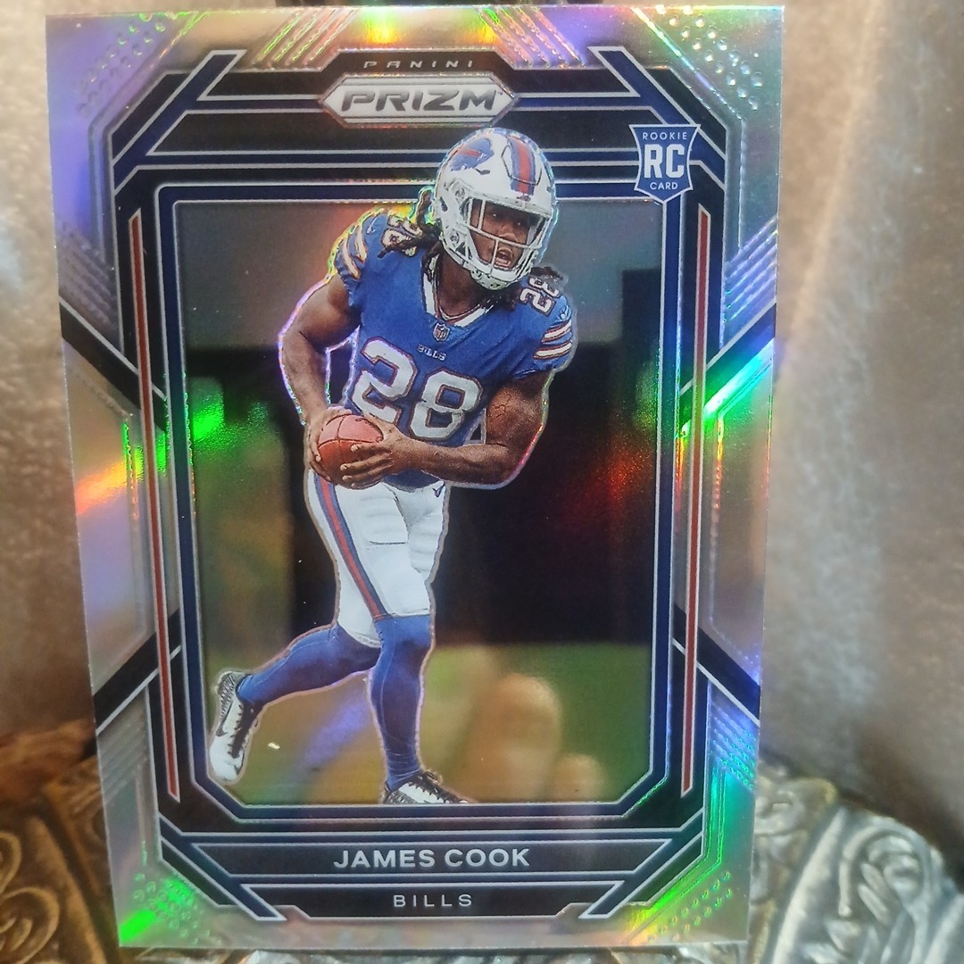 2022 Prizm Silver Rookie Card James Cook #319 Buffalo Bills RC
