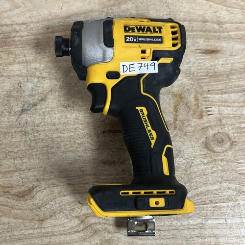 DE749 DEWALT ATOMIC 20V MAX 1/4” Hex Impact Driver DCF809 - FOR PARTS OR REPAIR