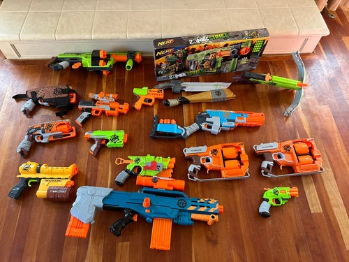 Nerf Zombie Strike Lot