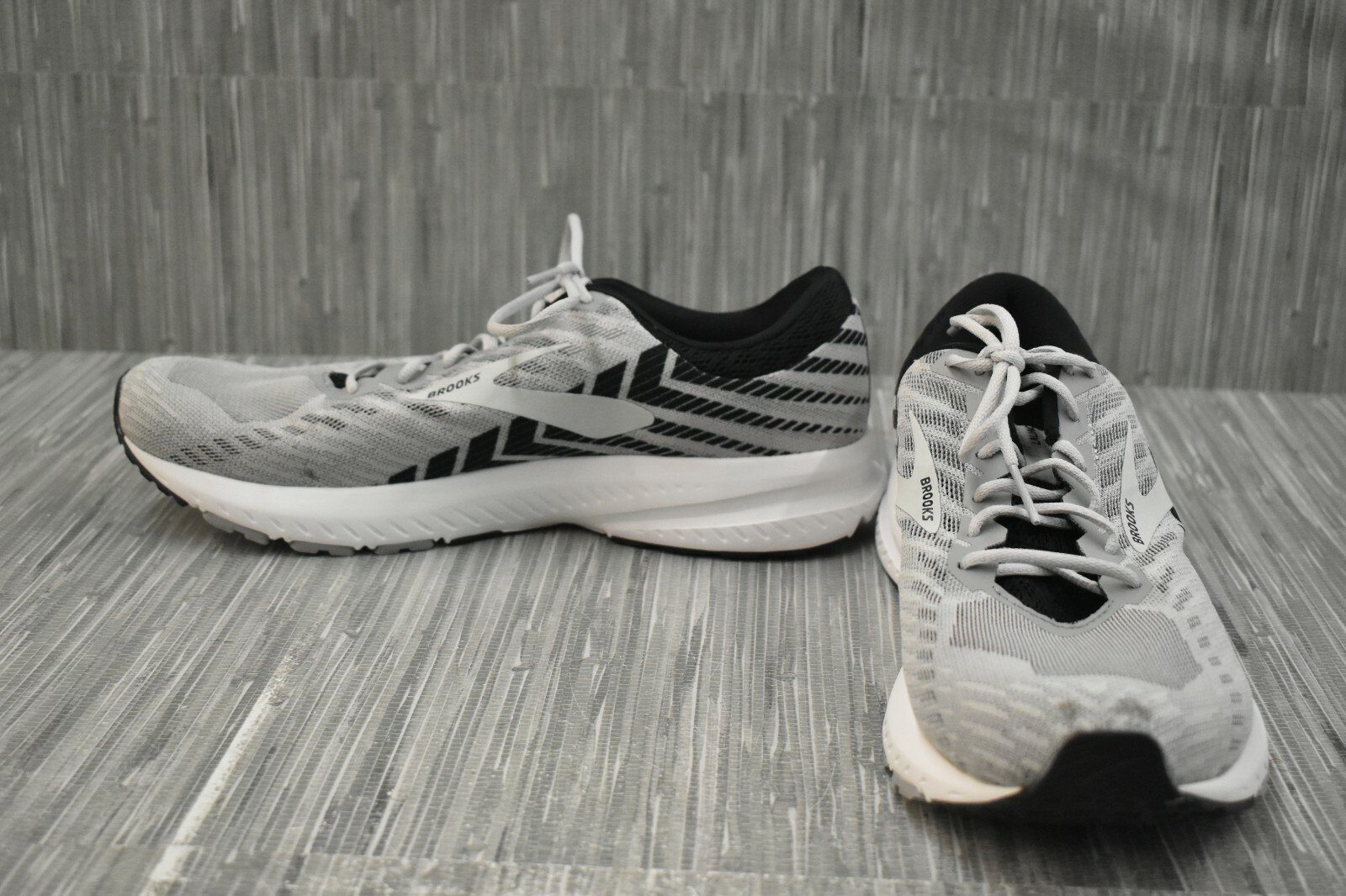 brooks 2e running shoes