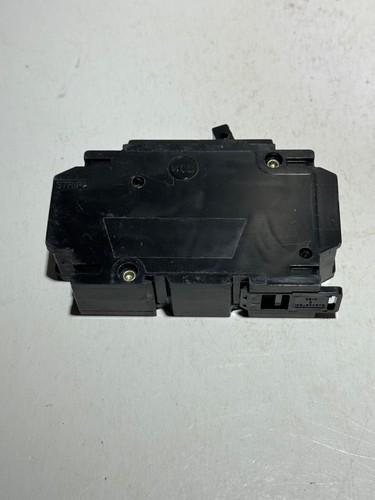 GE THHQC1125WL 15 Amp 1 Pole 120/240V 22KA Feed Thru Breakers (No OEM Box) - Picture 3 of 6