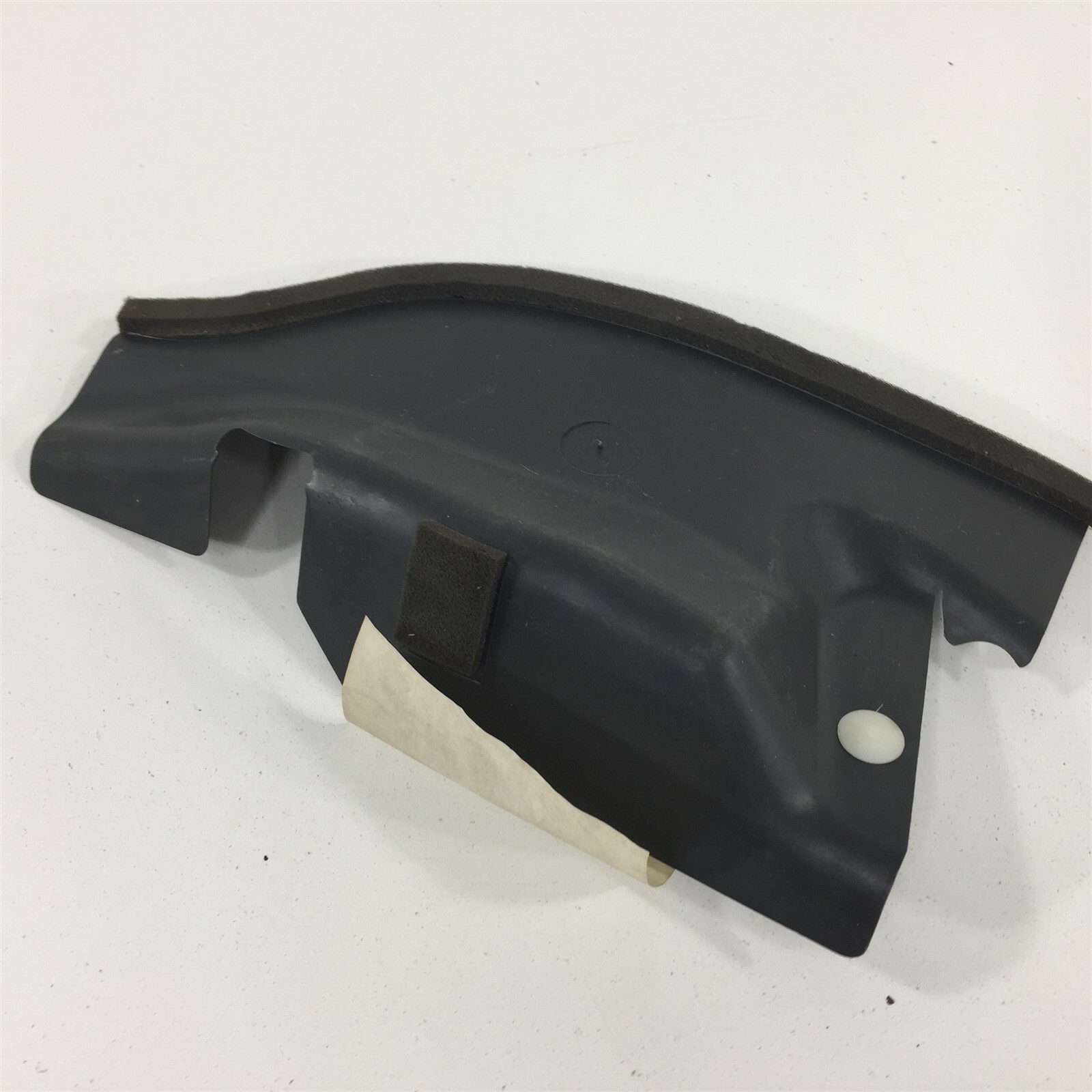 New Genuine GM 10411068 Water Deflector for Wiper / Cowl Area 