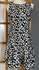 Y2K Banana Republic Skaters Mini Dress 6 White Black Abstract Art Party Classic