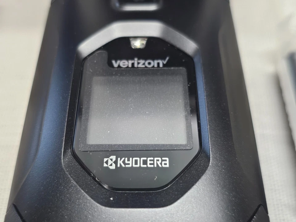 Kyocera Dura XV DuraXV Extreme Verizon KY0E4810 E4810 16GB Cellphone Flip Phone - Image 3 of 4