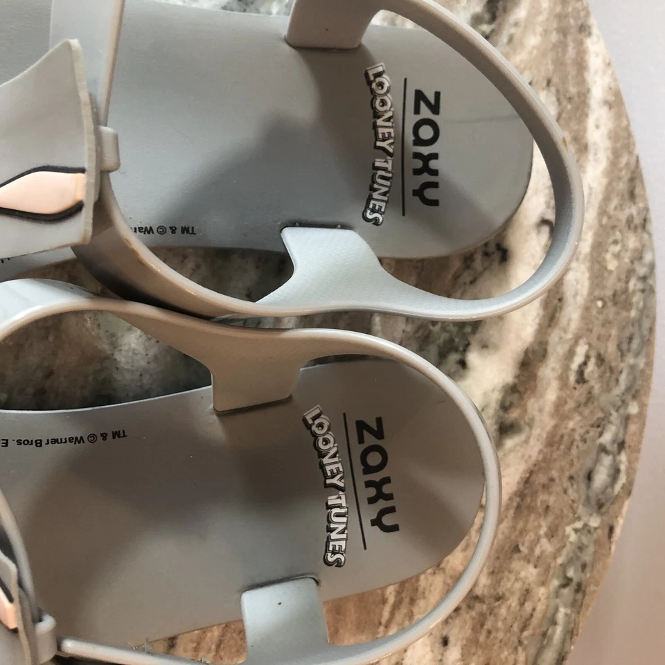 ZAXY Looney Tunes Thong 17762 Made IN Brazil Bugs Bunny Gray Sandals -H1 - Image 4 of 4