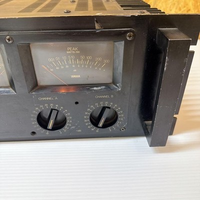 Yamaha P-2200 2-Channel Professional Power Amplifier Black 20Hz