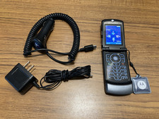 TURNS ON Gray Retro Y2K Unlocked Motorola RAZR v3xx from Cingular