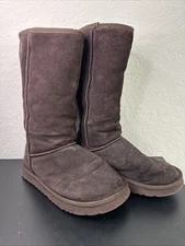 Ugg Australia Women’s Classic Tall Chocolate Brown Boots Suede Size 9
