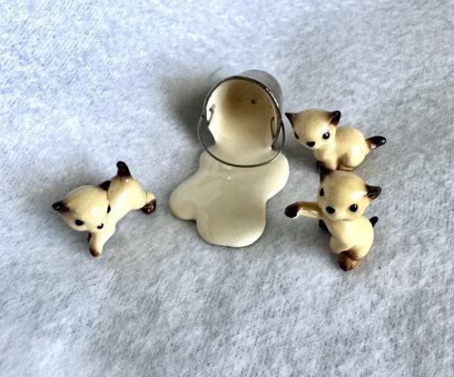 Hagen Renaker 3 Siamese Kittens Spilled Milk Pail Vintage Collectible