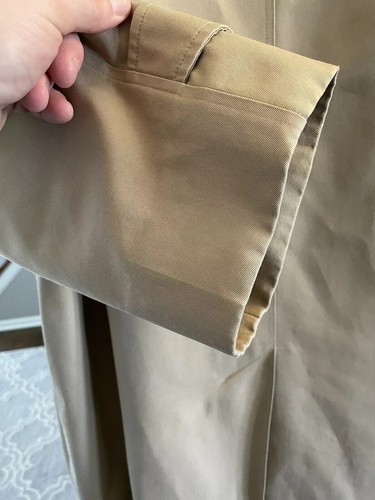 Vintage Burberry’s Burberry Beige Raincoat Trench Coat Zip Out Liner 25” x 43” - Picture 7 of 9