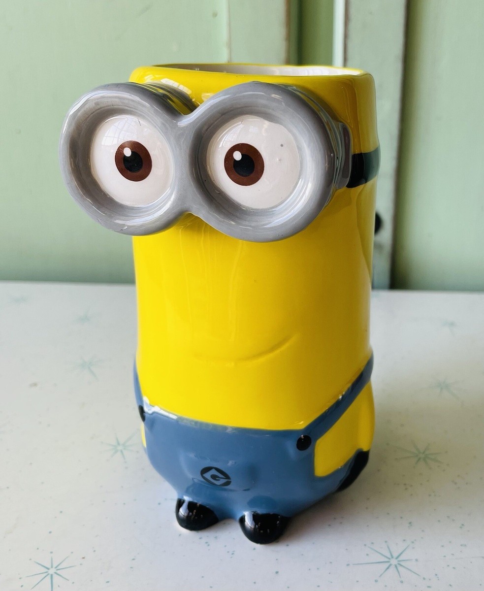 Brand New Universal Studios ZAK! Despicable Me Tall Minion Mug. 16