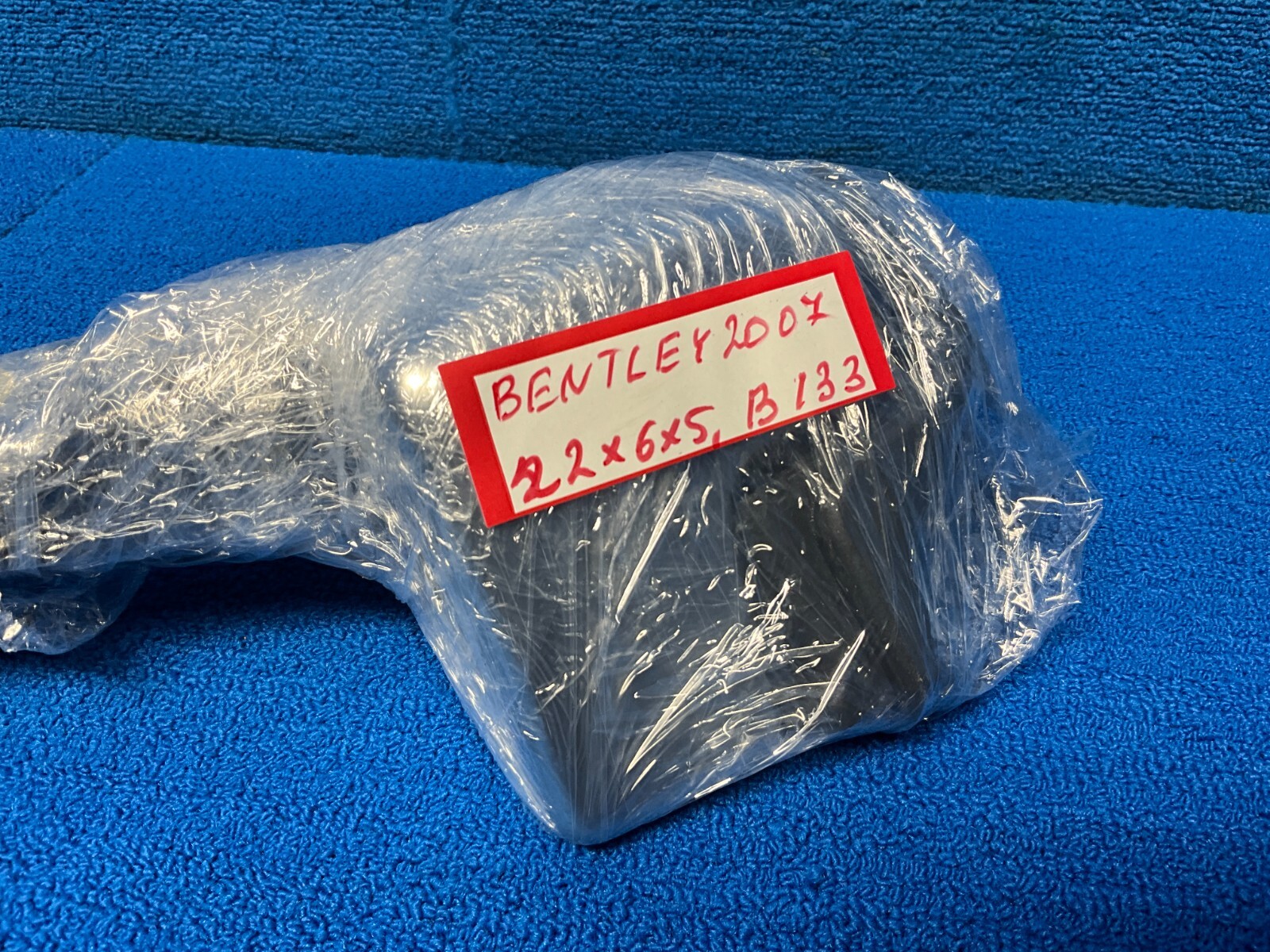 2005 - 2010 BENTLEY CONTINENTAL GTC REAR LEFT QUARTER WETHERSTRIP SEAL OEM