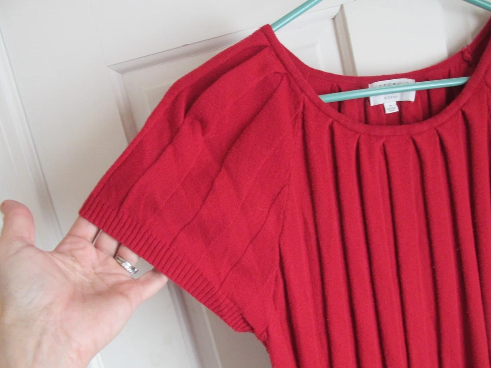 Joseph A. Qu'est-ce Que C'est Silk? Suéter plisado rojo Plus para mujer talla 1X Foto 3 de 4