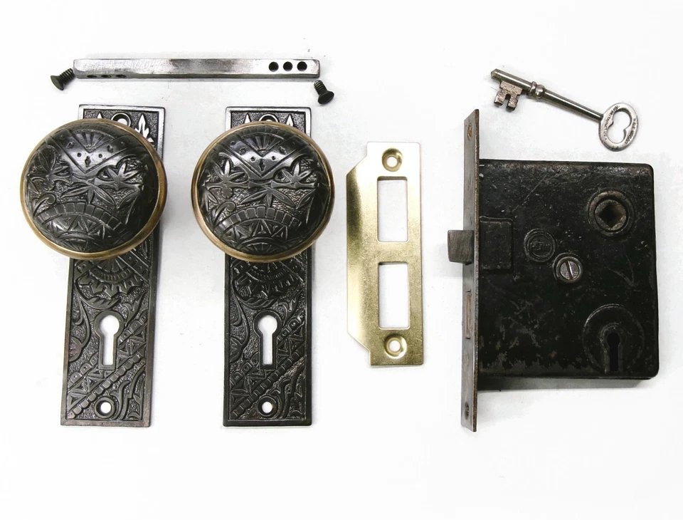 Antiguo Juego de Puerta Victoriano/Eastlake Placa Trasera Perilla Cerradura Mortaja Llave Recuperada Foto 2 de 4