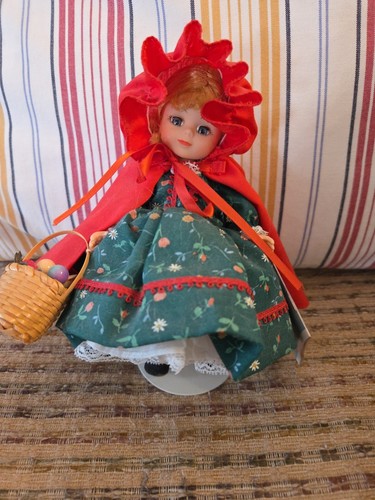 Madame Alexander 8" Doll Little Red Riding Hood W/Basket In Green, Ruffle Hood. - Picture 2 of 12