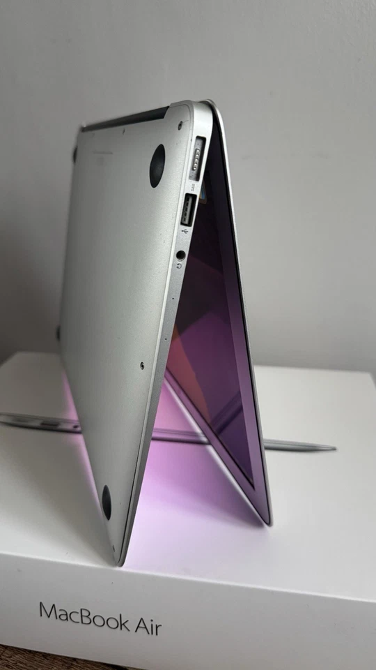 Apple MacBook Air 13" 2015 · i7 · 8GB · 250GB, photo 3 of 5