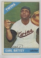 1966 Topps Earl Battey #240 1e5k