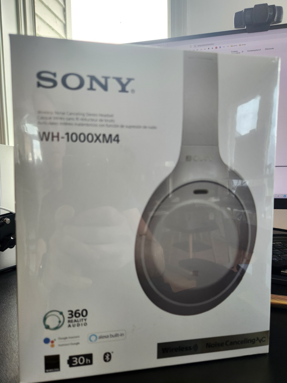 Sony WH-1000XM4 Wireless Noise-Canceling Over-Ear Headphones in Silver