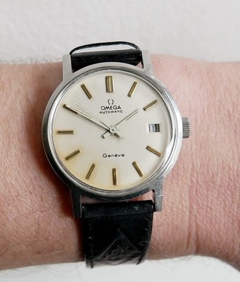 Omega Geneve automatic caliber 1481 logo plexiglass watch