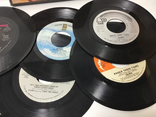 Lot 17 - 45RPM Records. Sinatra Streisand Eagles Collins Lind Dawn Orlando Benne - Picture 4 of 8
