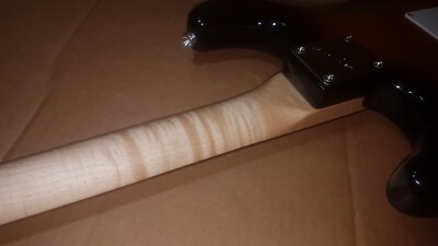 SQUIER by FENDER STRAT - FLAMED NECK
