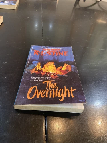 Fear Street series # 3 Overnight by R. L. Stine Halloween 1989 paperback