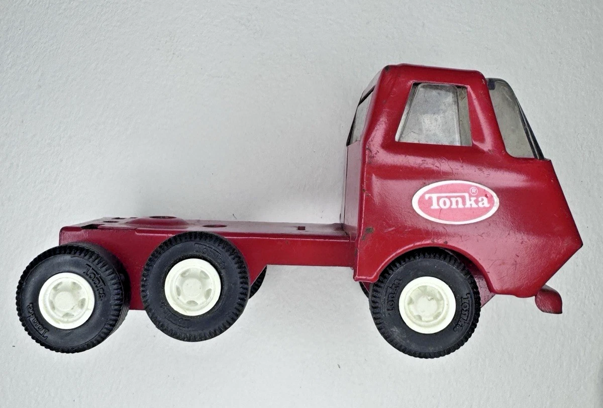 25+ 1970 Vehicle Year Vintage Manufacture Diecast Tractor Trailers