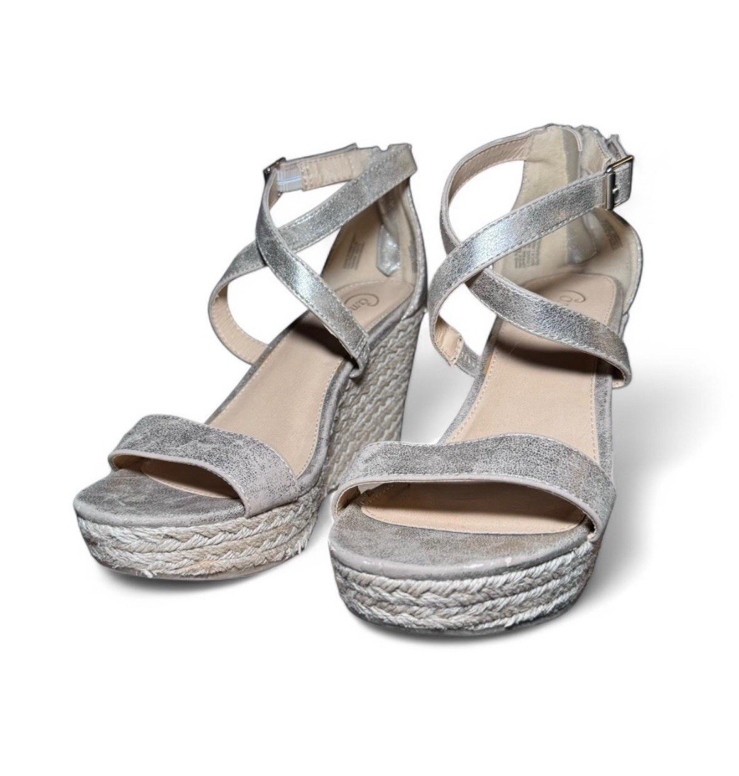 CANDIES WOMEN'S STRAPPY BUCKLE WEDGE PLATFORM SUMMER SANDALS SIZE