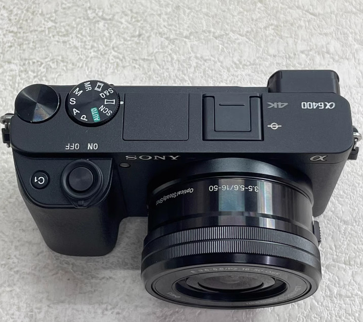 Sony Alpha a6400 Mirrorless 24.2MP 4K Digital Camera with 16-50mm Lens--95%new !