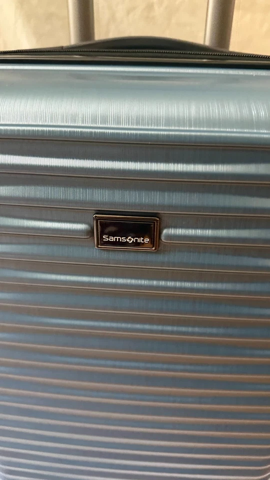 Maleta de mano Samsonite Uptempo Lux lado duro 20" giratoria azul claro Foto 4 de 4