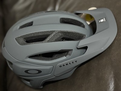 Oakley DRT3 Trail Bike Helmet Matte Grey Medium MIPS MTB Unisex NEW