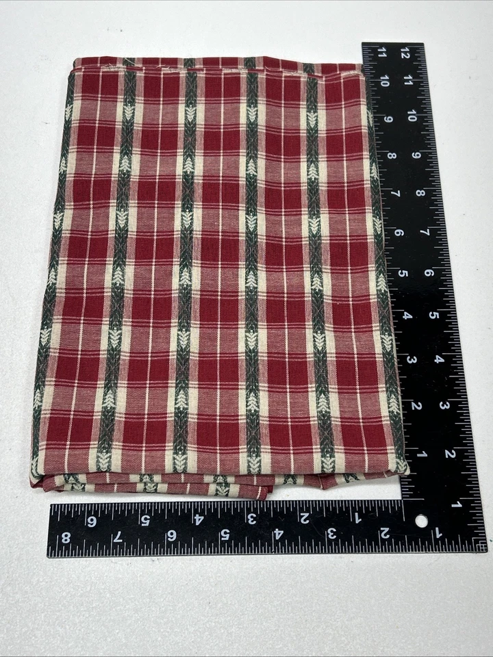 Lot Of Christmas Holiday Print Quilt Craft Fabric Appliques Remnants Scraps - Image 2 of 4