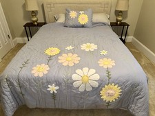 Pottery Barn Kids Full/Queen Daisy Quilt With Pillow Sham Blue Flowers READ