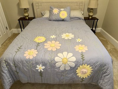 Pottery Barn Kids Full/Queen Daisy Quilt With Pillow Sham Blue Flowers READ