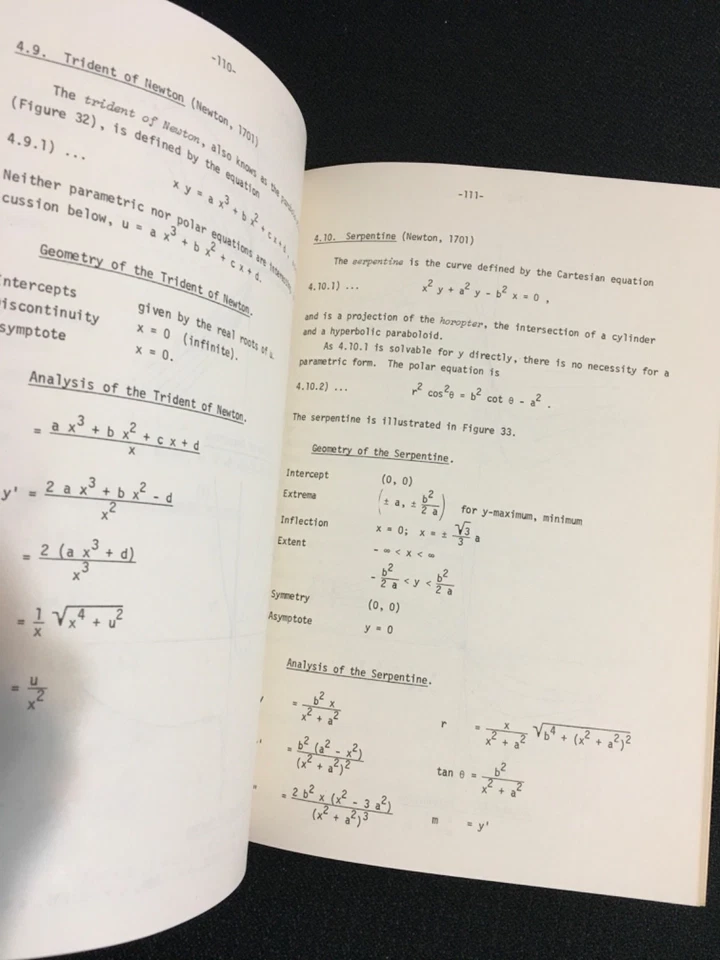 A Catalog of SPECIAL PLANE CURVES 89 Illustrations J. Dennis Lawrence 1972 Dover - Image 3 of 4
