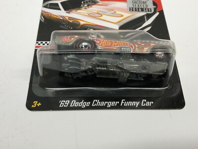ミニカー Hot Wheels '69 Charger Funny Car Amazon.com: Polar Lights 1969 Dodge Charger Funny Car 1:25