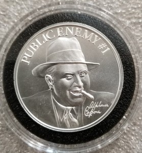 Al-Capone-Public-Enemy-1-2-oz-999-silver-round-Chicago-Gangster-prohibition