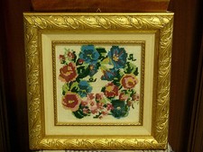 QUADRO "ROSE E FIORI" RICAMO A MANO A MEZZO PUNTO SU TELA AIDA, LANA, NUOVO.- 