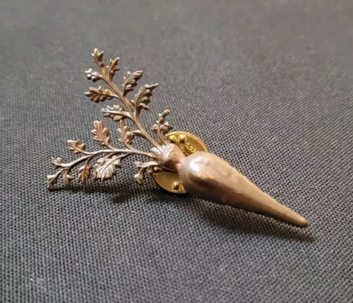 Vase brooch hotsell