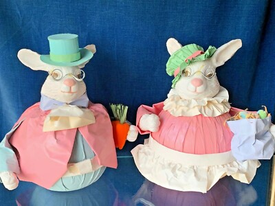 Easter MR & MRS RABBIT BUNNY Carrots & Easter Eggs Clothique SET 2 10/6 5  m9