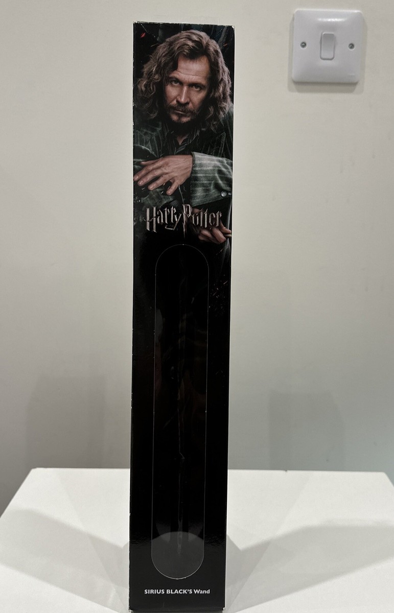 The Noble Collection Harry Potter Wand in a Standard Windowed Box | UK