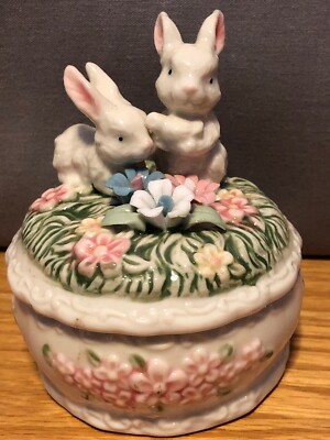Ceramic Bunny/Rabbit Floral Trinket/Jewelry Box 4'' Round 2002 Jo Ann Fabric-Cute