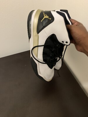 Nike Air Jordan Max Aura White Black Gold AQ9084-107  display picture 2