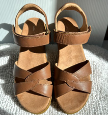 LANDS ENDS Tan Leather Sandal Sz 7M 'Comfort Casual' WedgeHeel Adjustable Straps