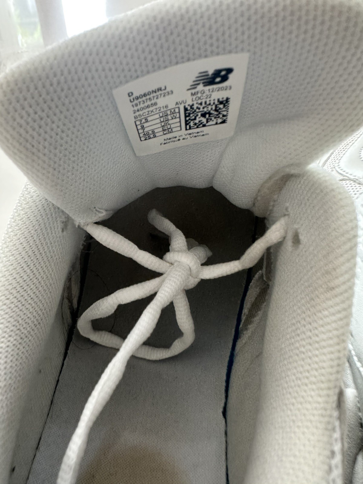 New Balance 9060 Triple White Size 7 UK - Gently Used Sneakers image 4