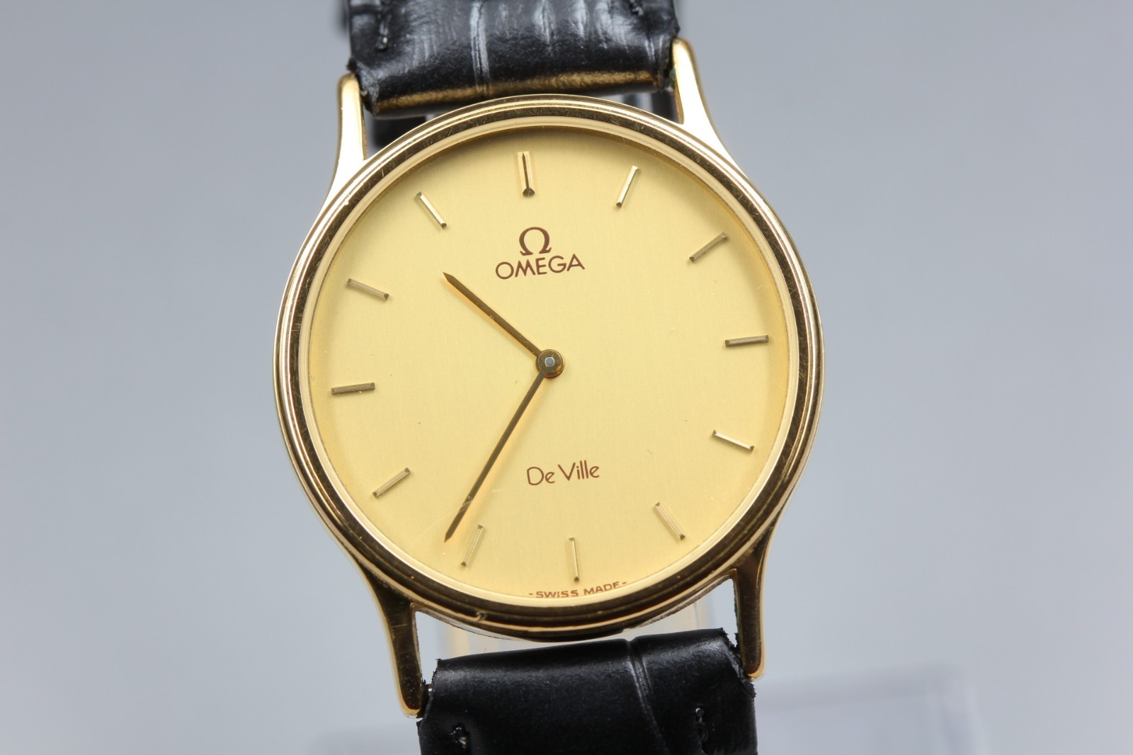 VINTAGE Omega De Ville Cal.1365 Gold Dial Push Crown 32mm Quartz Men Watch JAPAN